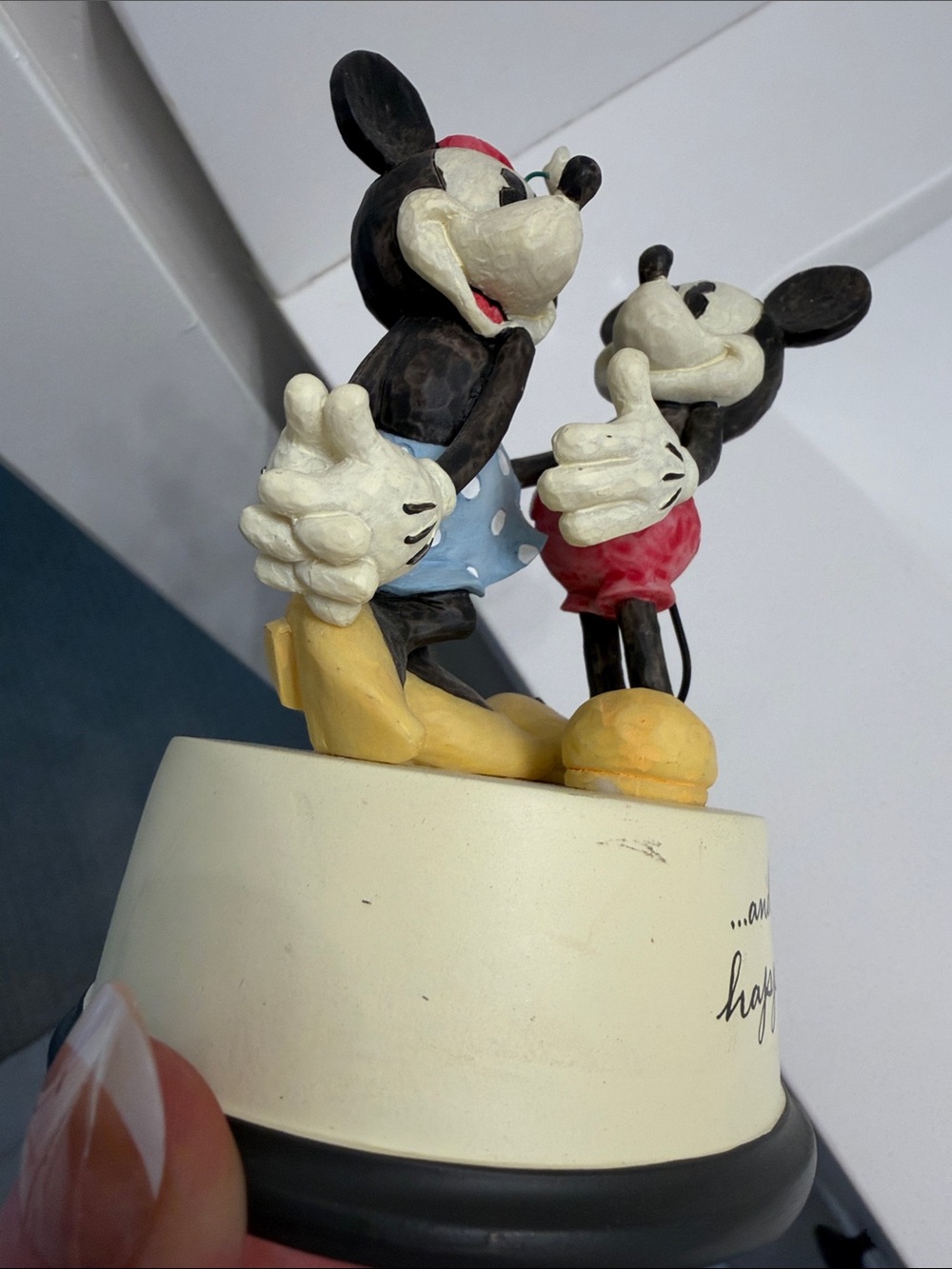 Hallmark Disney Mickey and Minnie Mouse "Happily Ever After" Figurine - Picture 6 of 6